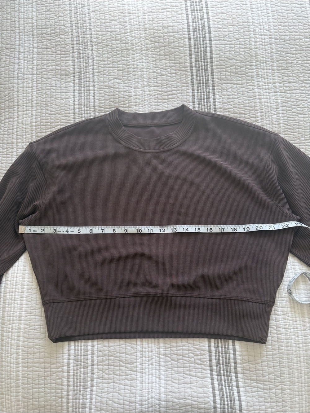 Lululemon Cropped Chocolate Brown Waffle-Knit Sweatshirt 2 - Picture 6 of 6